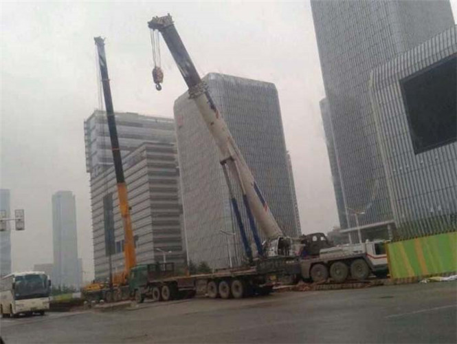 宛城区25吨吊车能吊多重设备？
